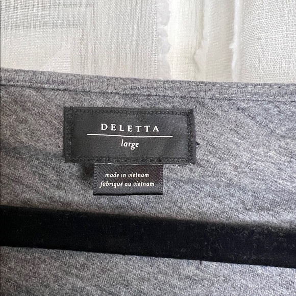 Deletta Anthropologie Ruffle Shoulder Boho Top | Gray | Size Large - Picture 3 of 4